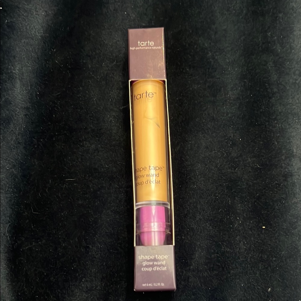 Tarte shape tape glow wand concealer in Alight